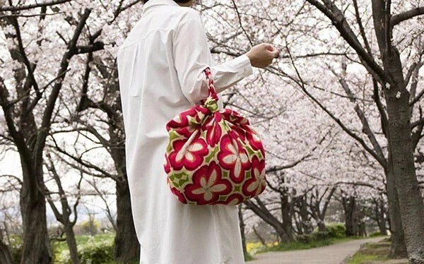 Furoshiki Green Floral 100×100 cm – japonský šátek na balení dárků | Made in Japan